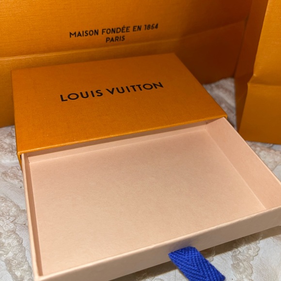 Louis Vuitton Small Box - Picture 2 of 3